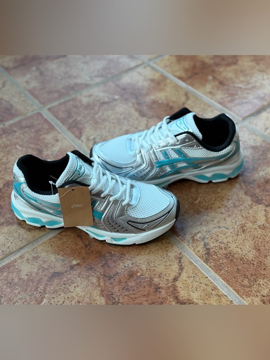 Asics Shoes - Size 7.5 Men’s And Women’s 9 - Asics Gel Kayano 14 White, Silver & Teal